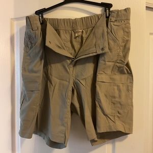 plus size Duluth Trading Co cargo shorts
